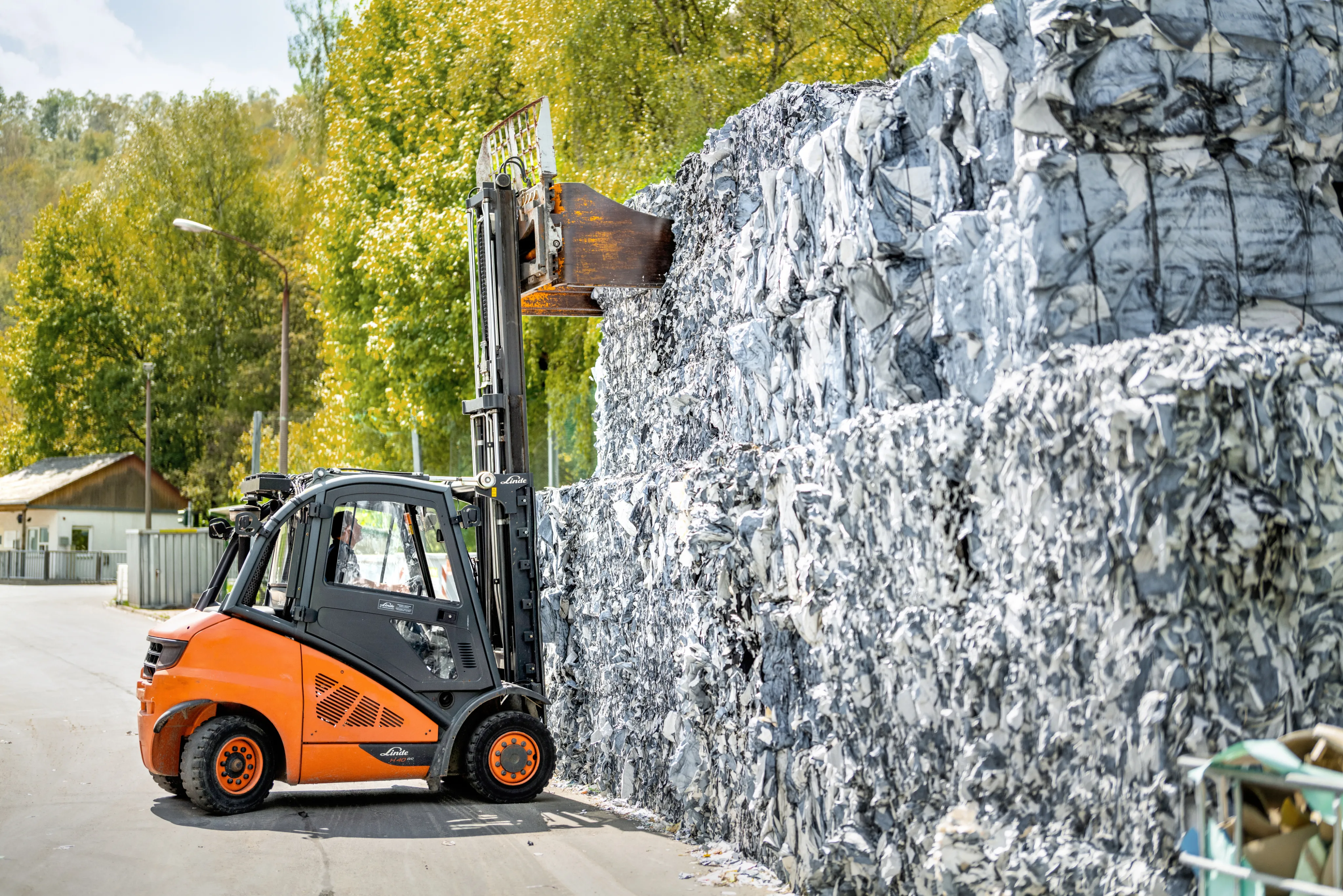 Used paper is a valuable raw material and can be used up to 25 times